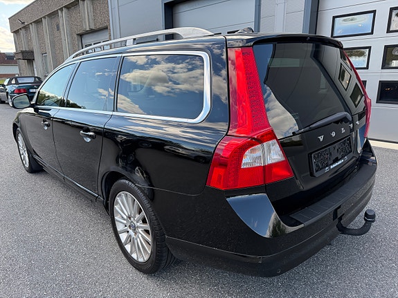 Volvo V70 9 of 23