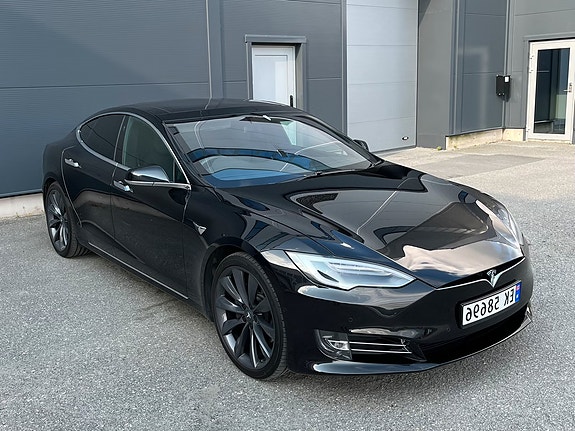 Tesla Model S 3 of 20
