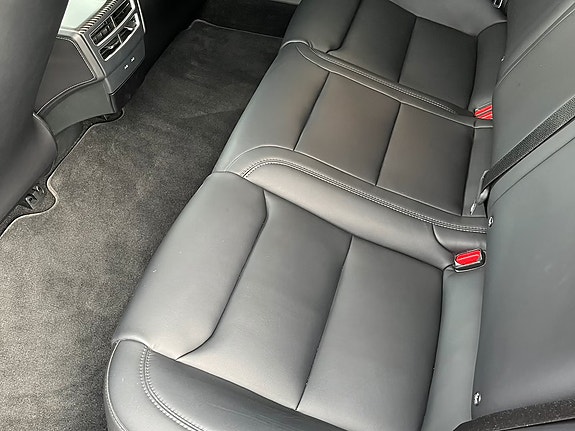 Tesla Model S 13 of 20