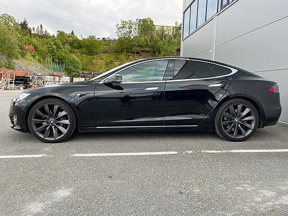 Tesla Model S 8 of 20