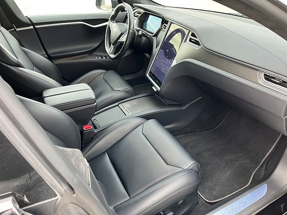 Tesla Model S 20 of 20