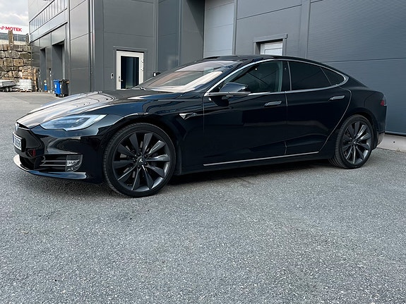 Tesla Model S 7 of 20