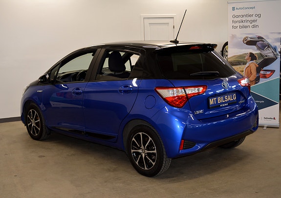 Toyota Yaris 5 of 28