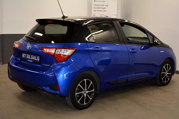 Toyota Yaris 4 of 28