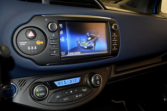 Toyota Yaris 18 of 28