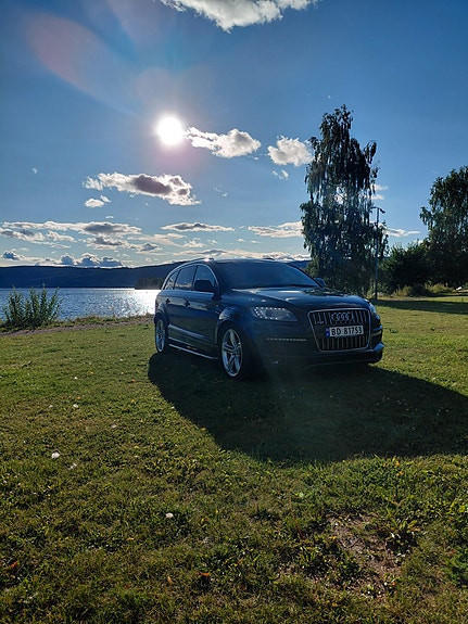 Audi Q7 2 of 20
