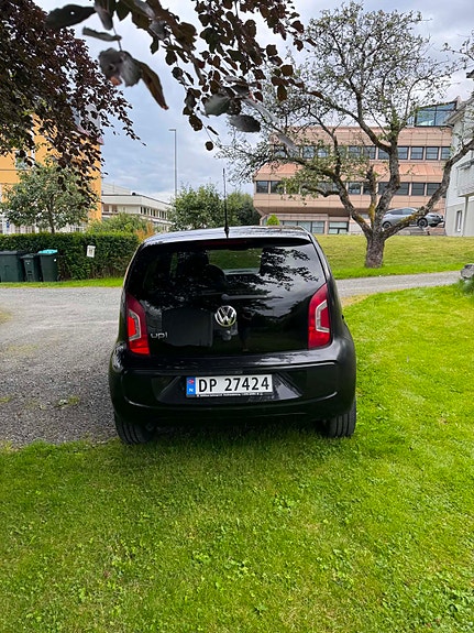Volkswagen UP! 5 of 17