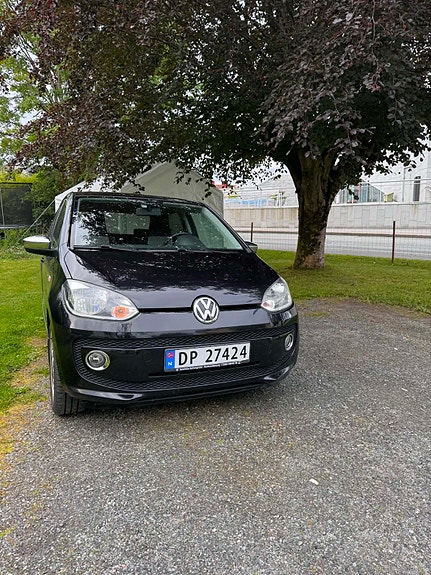 Volkswagen UP! 3 of 17