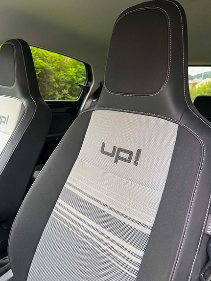 Volkswagen UP! 17 of 17