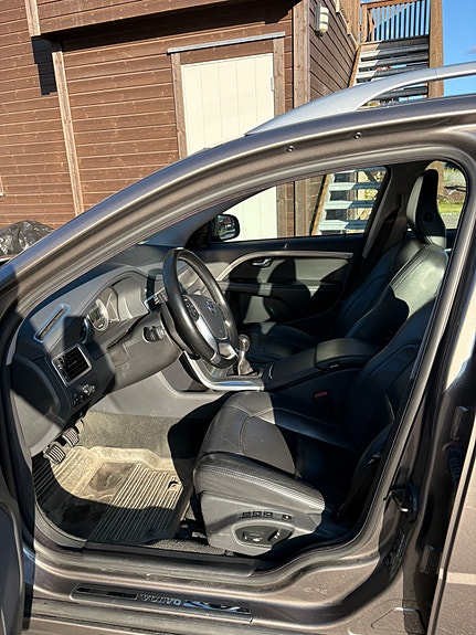 Volvo V70 9 of 23