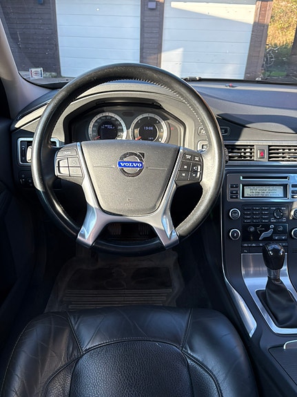 Volvo V70 14 of 23