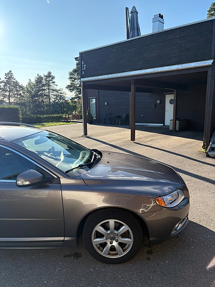 Volvo V70 4 of 23