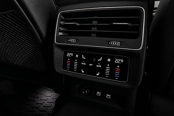 Audi SQ8 19 of 28