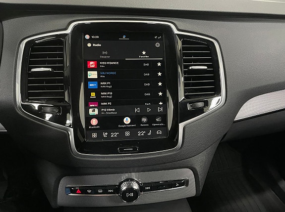 Volvo XC90 13 of 16