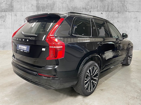 Volvo XC90 4 of 16