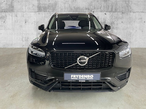 Volvo XC90 2 of 16