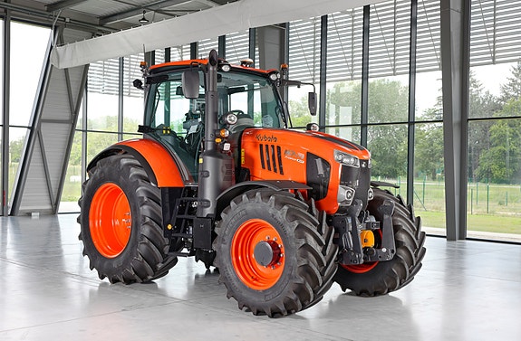 Kubota M7-174 Premium KVT 11 of 28
