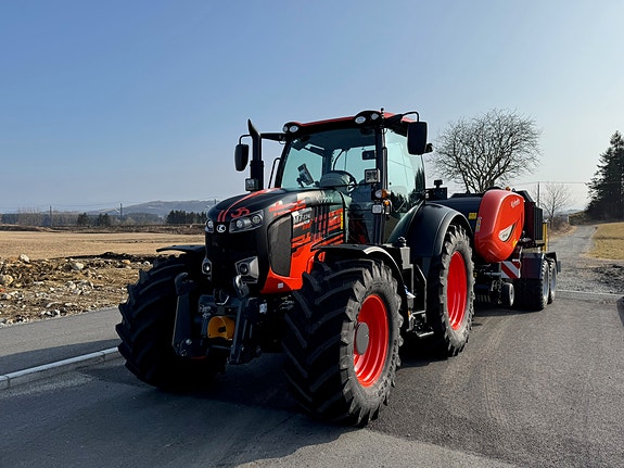 Kubota M7-174 Premium KVT 25 of 28
