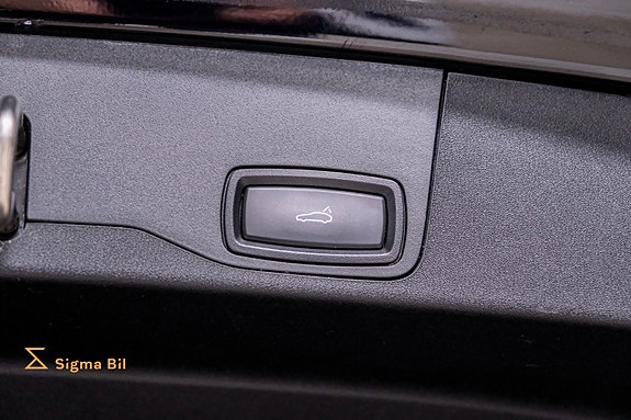 Porsche Taycan 4 12 of 30