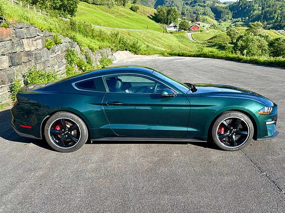 Ford Mustang 4 of 30