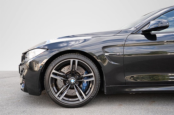 BMW M4 3 of 30
