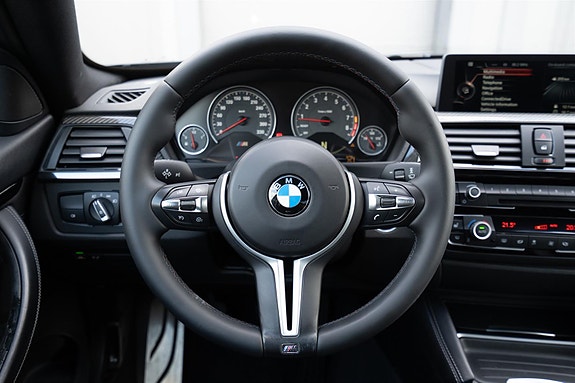 BMW M4 24 of 30