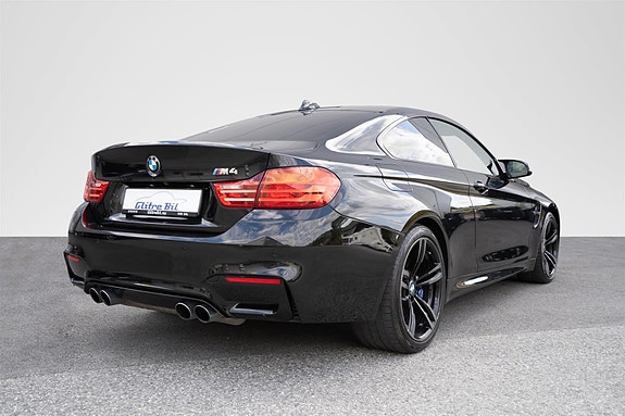 BMW M4 9 of 30