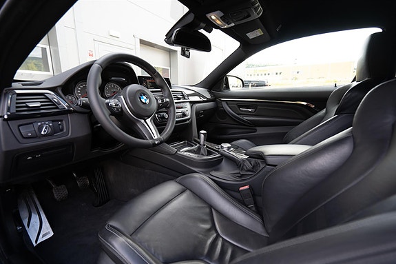 BMW M4 22 of 30