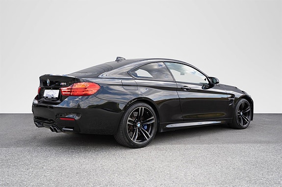 BMW M4 8 of 30
