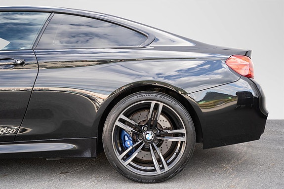 BMW M4 4 of 30