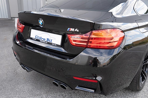 BMW M4 10 of 30