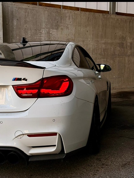 BMW M4 10 of 16