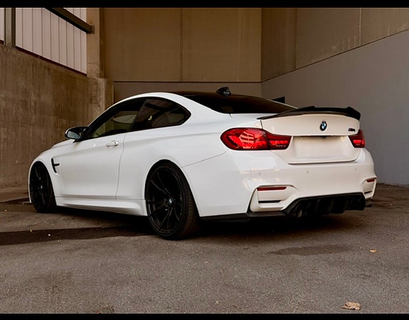 BMW M4 9 of 16