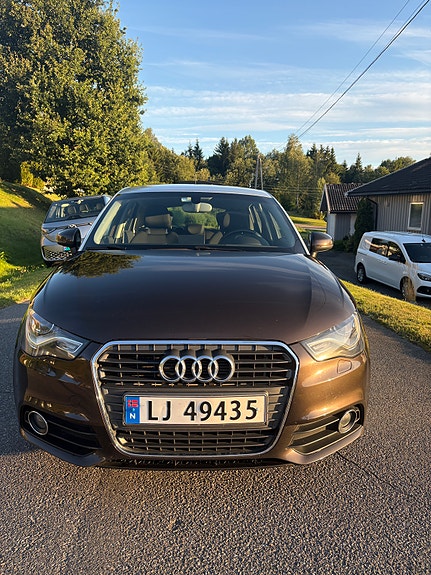 Audi A1 2 of 11