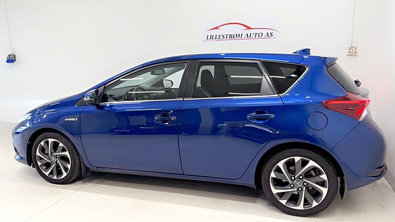 Toyota Auris 5 of 20