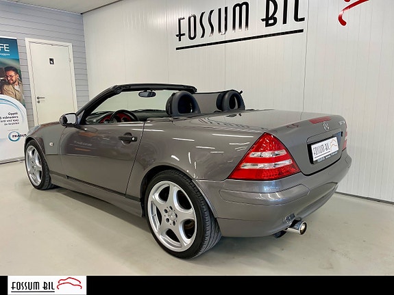 Mercedes-Benz SLK230 16 of 30