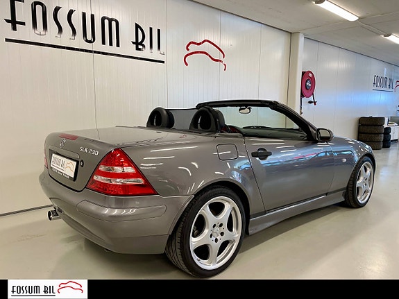 Mercedes-Benz SLK230 9 of 30