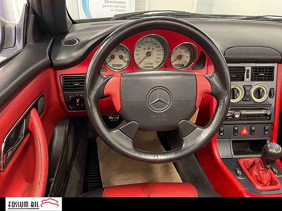 Mercedes-Benz SLK230 28 of 30