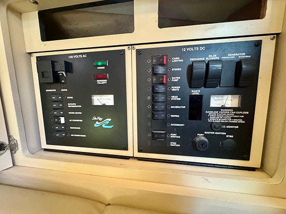 Sea Ray Sundancer 290 14 of 30