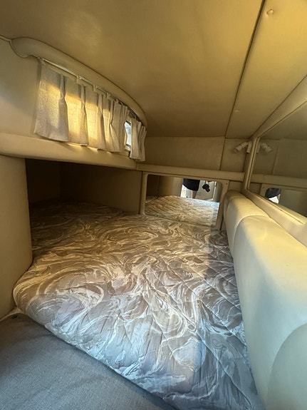 Sea Ray Sundancer 290 16 of 30