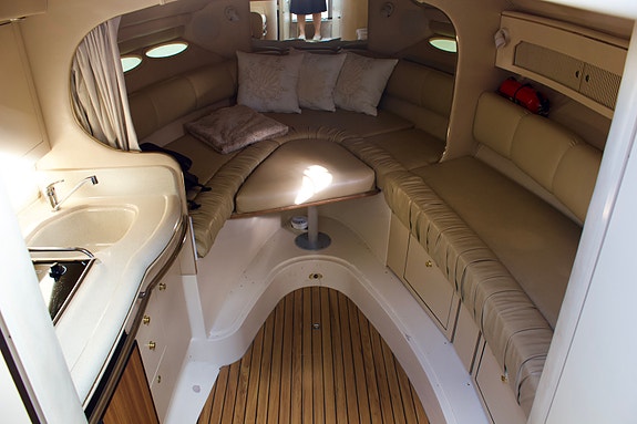 Sea Ray Sundancer 290 27 of 30