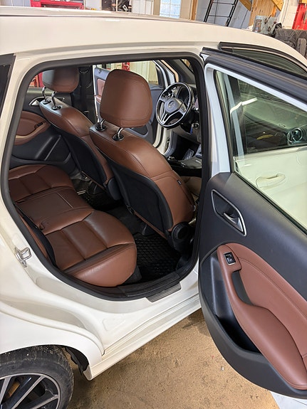Mercedes-Benz B180 9 of 19