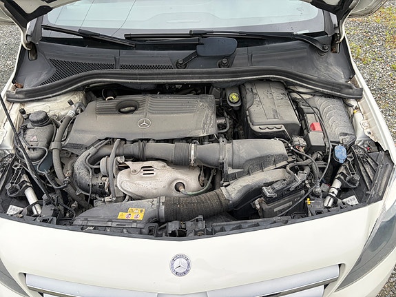 Mercedes-Benz B180 19 of 19