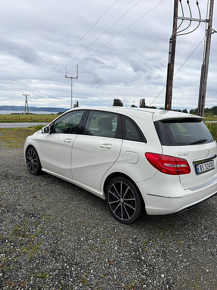 Mercedes-Benz B180 3 of 19