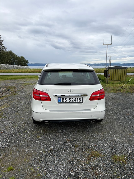 Mercedes-Benz B180 4 of 19