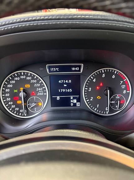 Mercedes-Benz B180 13 of 19