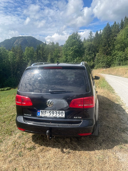 Volkswagen Touran 3 of 12