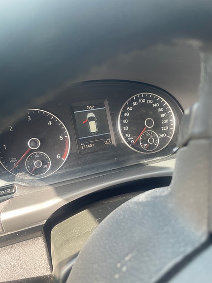 Volkswagen Touran 6 of 12
