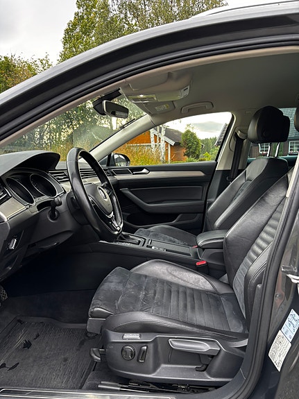 Volkswagen Passat 8 of 27
