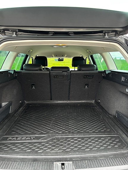 Volkswagen Passat 22 of 27